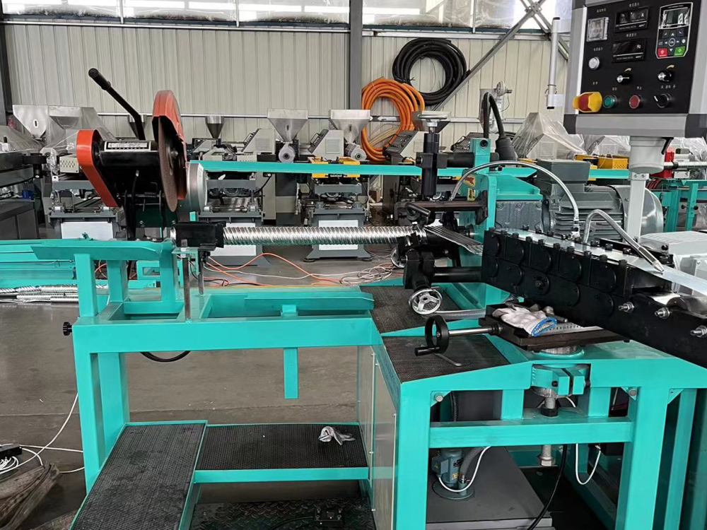 Semi automatic prestressed metal corrugated pipe machine send tou gansu province